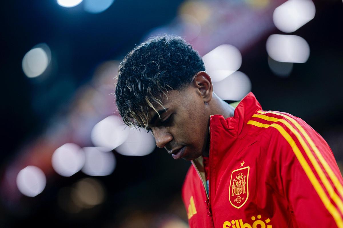 篮板王位置竞争激烈（篮板王宝座争夺白热化）