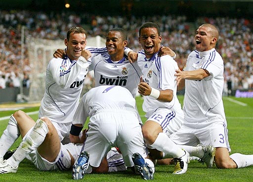 皇马vs塞维利亚名单：维尼修斯、姆巴佩领衔，巴尔韦德缺席（皇马对阵塞维利亚名单出炉：姆巴佩、维尼修斯领衔，巴尔韦德落选）