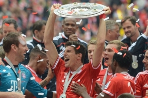 巴媒：内马尔左膝半月板受伤，无缘2025年剩余全部赛事（巴西媒体：内马尔左膝半月板受损，将缺席2025年余下所有比赛）