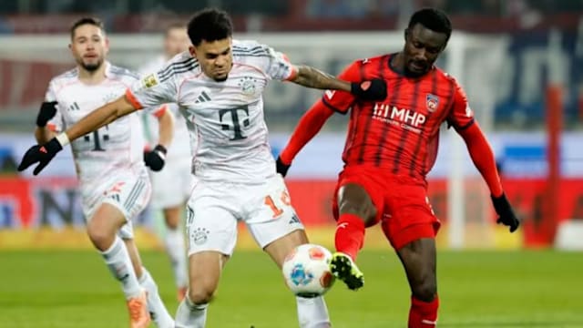 中超比赛亮点：上海海港2-1取胜山东泰山,（中超焦点战：上海海港2比1击败山东泰山）