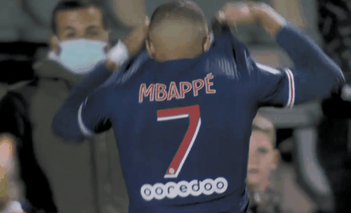 2-1！95分钟绝杀 英超13.1亿豪门18场不败终结 5.5亿战舰10轮9胜（英超2-1定胜负：95分钟绝杀，13.1亿豪门18场不败止步，5.5亿劲旅10轮9胜）