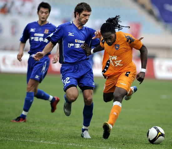 墨尔本胜利队长：我们正处在艰难时期，需要全队一起改变局面（墨尔本胜利队长：逆境当前，须全队合力扭转颓势）