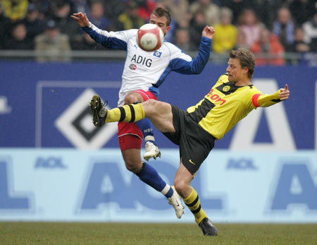 美媒：森林狼对欧文有意，爱德华兹本人支持这一举措（美媒：森林狼欲引进欧文，爱德华兹表示支持）