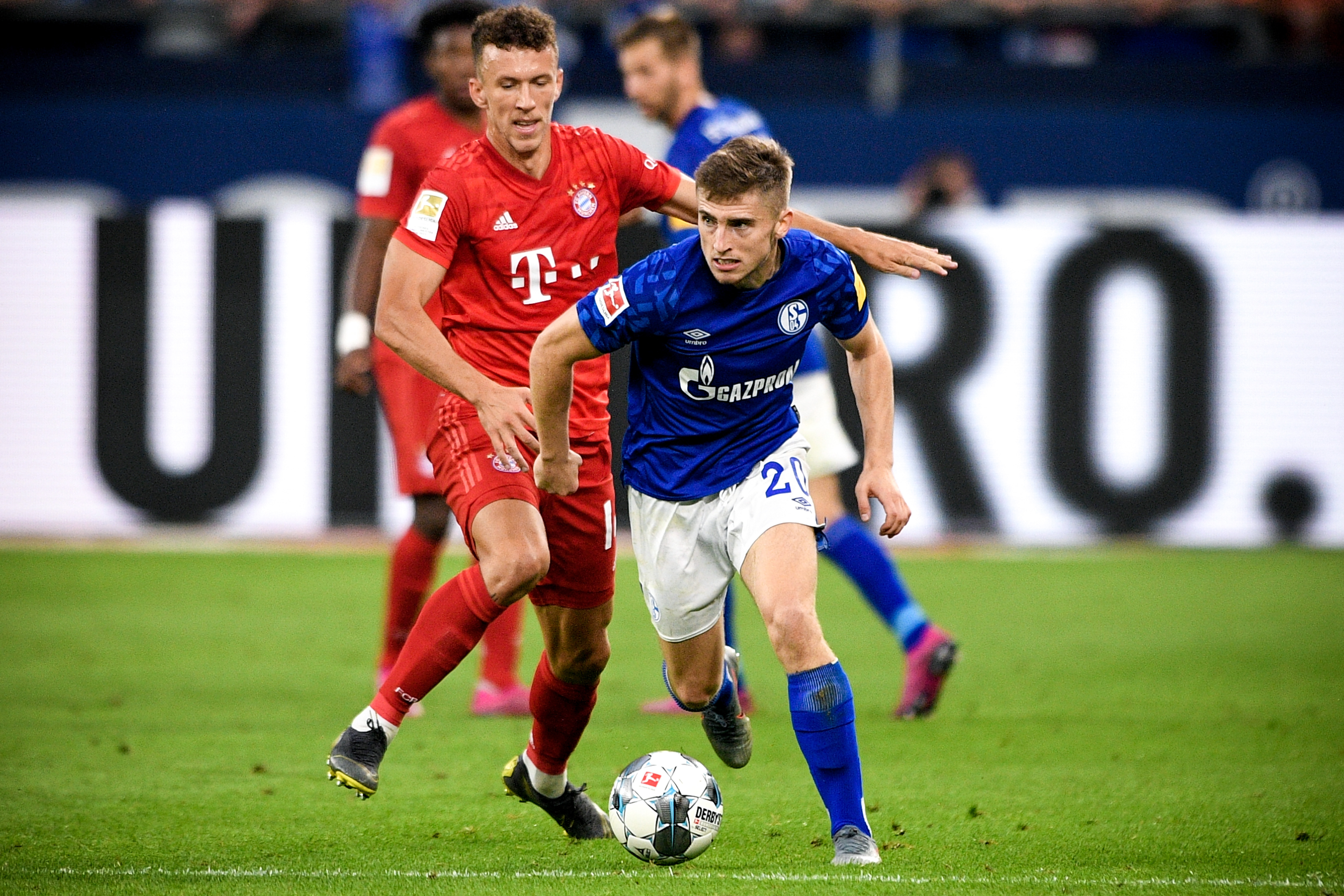 中国搏击新星陈涌辉迎战击败“诸神之王”的劲敌布塔萨（陈涌辉对决布塔萨：中国搏击新星挑战曾击败“诸神之王”的强敌）