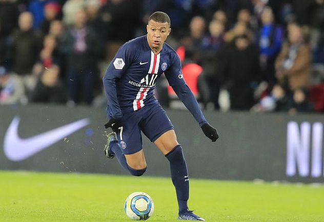 记者：阿隆索打破皇马传统，在自家训练基地进行欧冠赛前备战（记者称阿隆索打破皇马惯例，欧冠赛前改在自家基地备战）