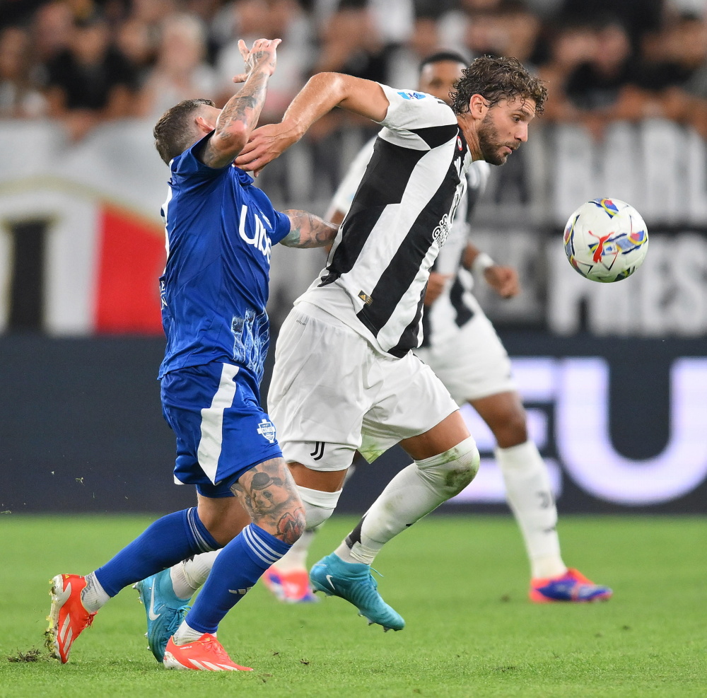 德媒：法兰克福为巴霍亚标价至少8000万欧，阿森纳正在关注他（德媒称法兰克福为巴霍亚开价至少8000万欧元，阿森纳正密切关注）