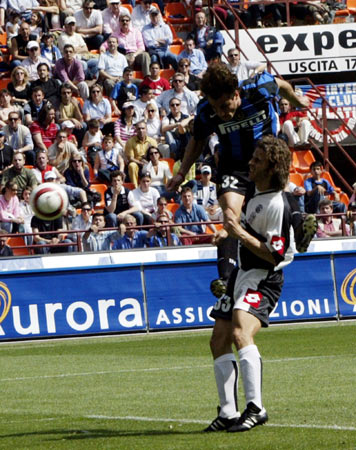 欧冠前瞻：亚特兰大欧冠战意旺盛，切尔西何时走出不胜怪圈？（欧冠前瞻：亚特兰大战意正盛，切尔西何时摆脱不胜阴霾？）