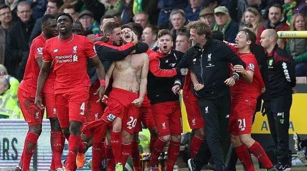 38岁后单赛季为意甲升班马攻入至少4球，瓦尔迪是历史第二人（瓦尔迪成史上第二位38岁后单季为意甲升班马攻入至少4球的球员）