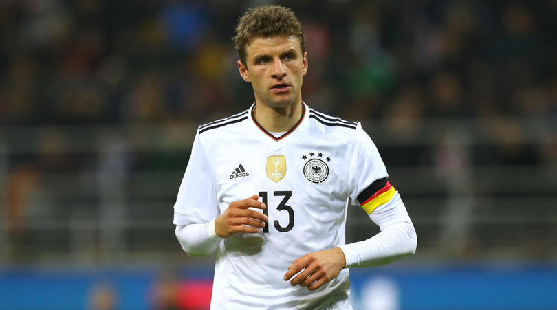 AI导盲眼镜与导盲狗亮相残特奥会，广东盲人门球队获科技助力（AI导盲眼镜与导盲犬同台亮相残特奥会，科技赋能广东盲人门球队）