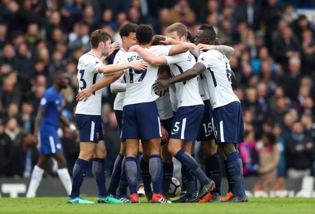 荷媒：荷兰足协在世界杯结束后才会和罗纳德·科曼谈续约事宜（荷媒：世界杯结束后，荷兰足协再与罗纳德·科曼商谈续约）